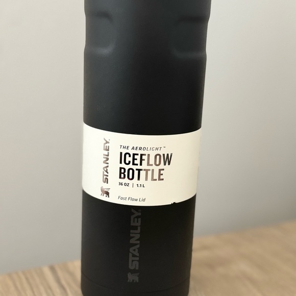 Stanley 36oz stainless steel ice flow aero light water bottle fast flow - Picture 7 of 7